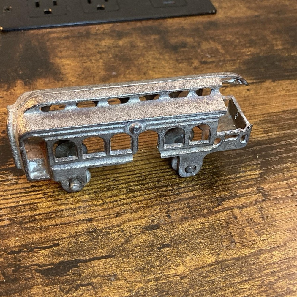 Vtg Cast Iron Trolley Car Streetcar Toy Train Passenger Coach‎ 4"